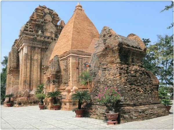 Po Nagar Cham Tower Nha Trang