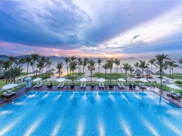 Vinpearl Long Beach Cam Ranh Resort